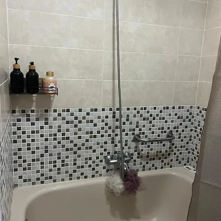 Privada En Vigo, Cerca Del Parque Castrelos, A 5min De La Playa, Compartido Δωμάτια σε οικογενειακή κατοικία Βίγκο