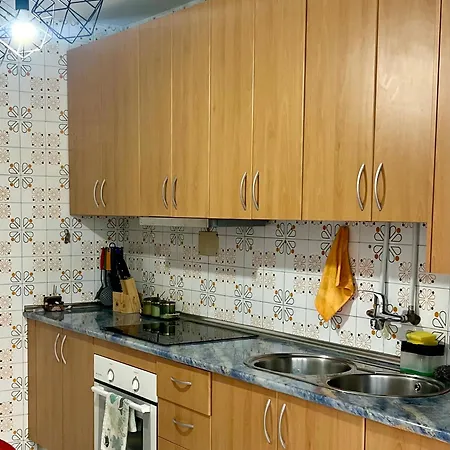 Privada En Vigo, Cerca Del Parque Castrelos, A 5min De La Playa, Compartido Δωμάτια σε οικογενειακή κατοικία *
