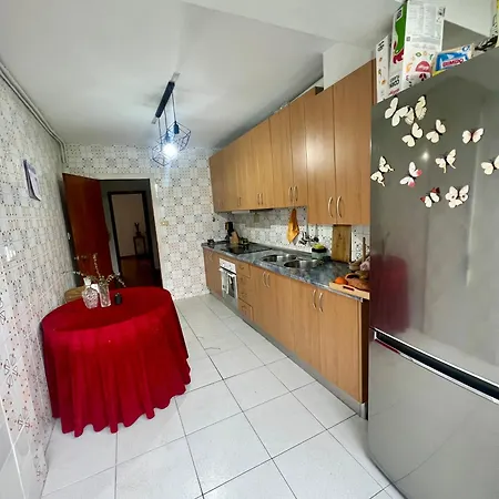 Privada En Vigo, Cerca Del Parque Castrelos, A 5min De La Playa, Compartido *