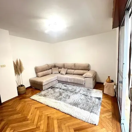 Privada En Vigo, Cerca Del Parque Castrelos, A 5min De La Playa, Compartido Δωμάτια σε οικογενειακή κατοικία