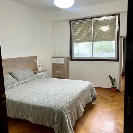 Δωμάτια σε οικογενειακή κατοικία Privada En Vigo, Cerca Del Parque Castrelos, A 5min De La Playa, Compartido *