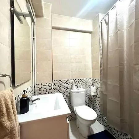 Privada En Vigo, Cerca Del Parque Castrelos, A 5min De La Playa, Compartido * Βίγκο